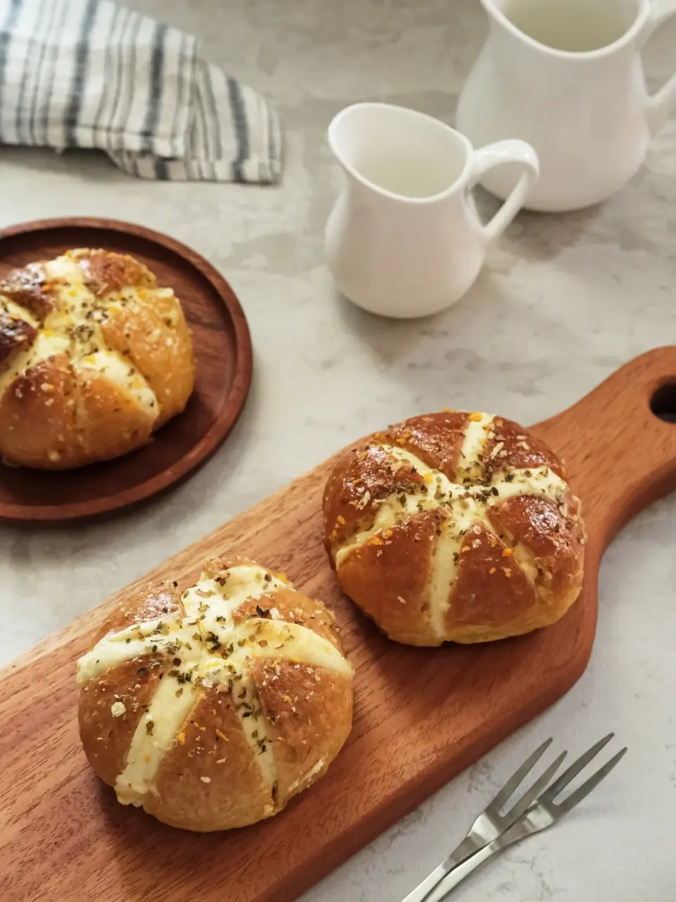 Korean Cream Cheese Garlic Buns